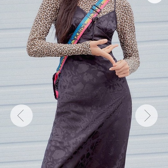 💚ISO💚 Urban Outfitters Betsy Satin Dress - Picture 5 of 6